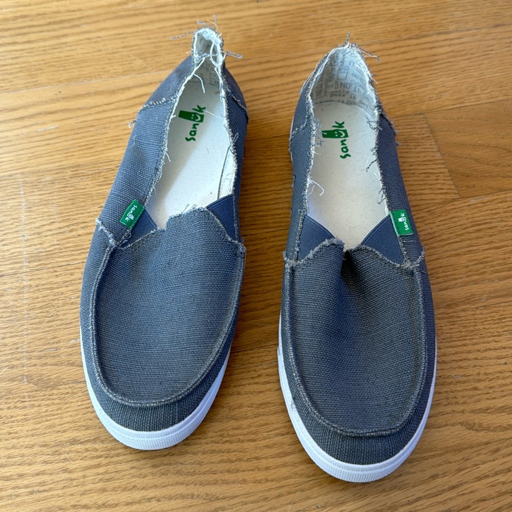 Women’s Sanuk mules size 10 in gray